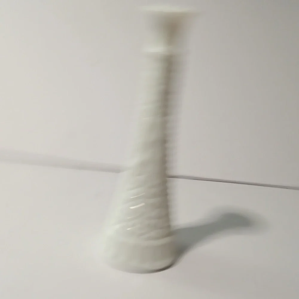 Vintage MCM Mid-Century Anchor Hocking Milk Glass Bud Vase Stars and Bars 9 Inch - Picture 5 of 7